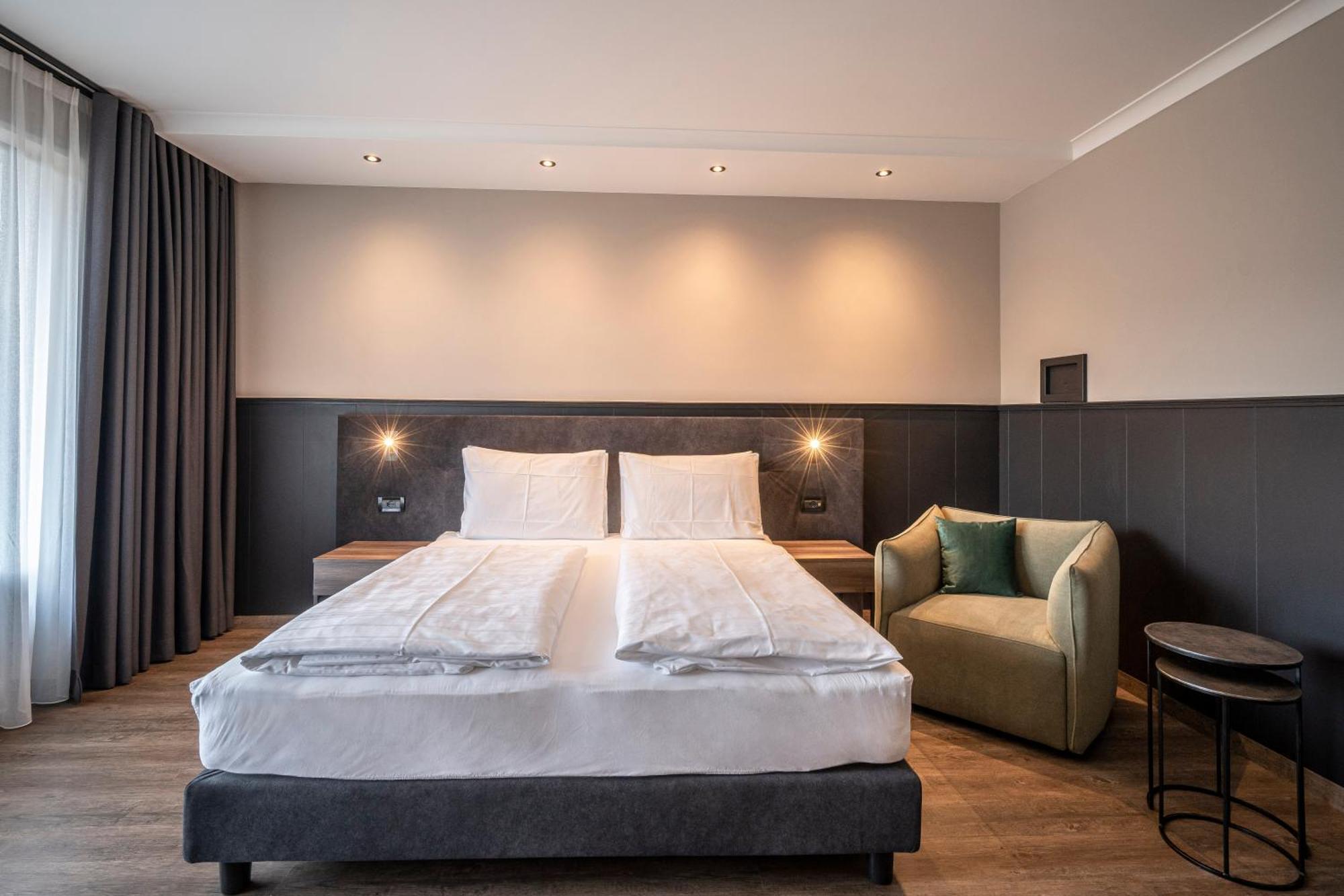 Tirolensis Hotell Tesimo Exteriör bild