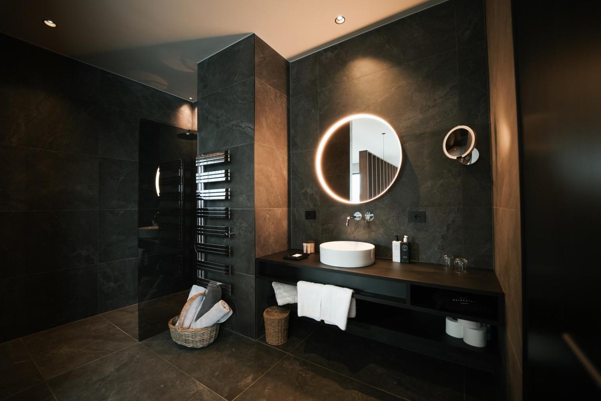 Tirolensis Hotell Tesimo Exteriör bild
