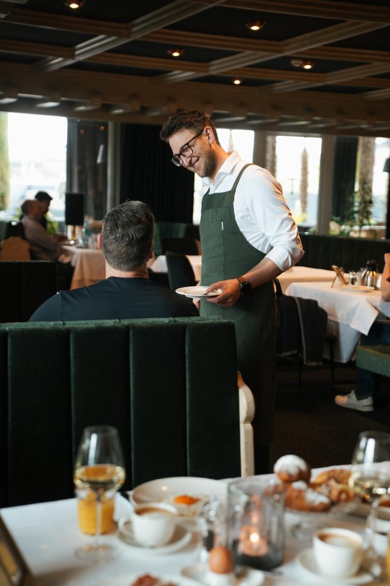 Tirolensis Hotell Tesimo Exteriör bild
